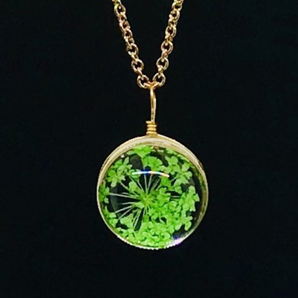 Green Baby's Breath Glass Pendant Necklace - Picture 2 of 9
